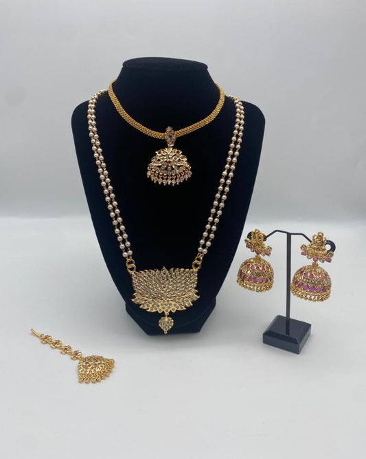 Bridal Atiyal and Pathakum Gold Set